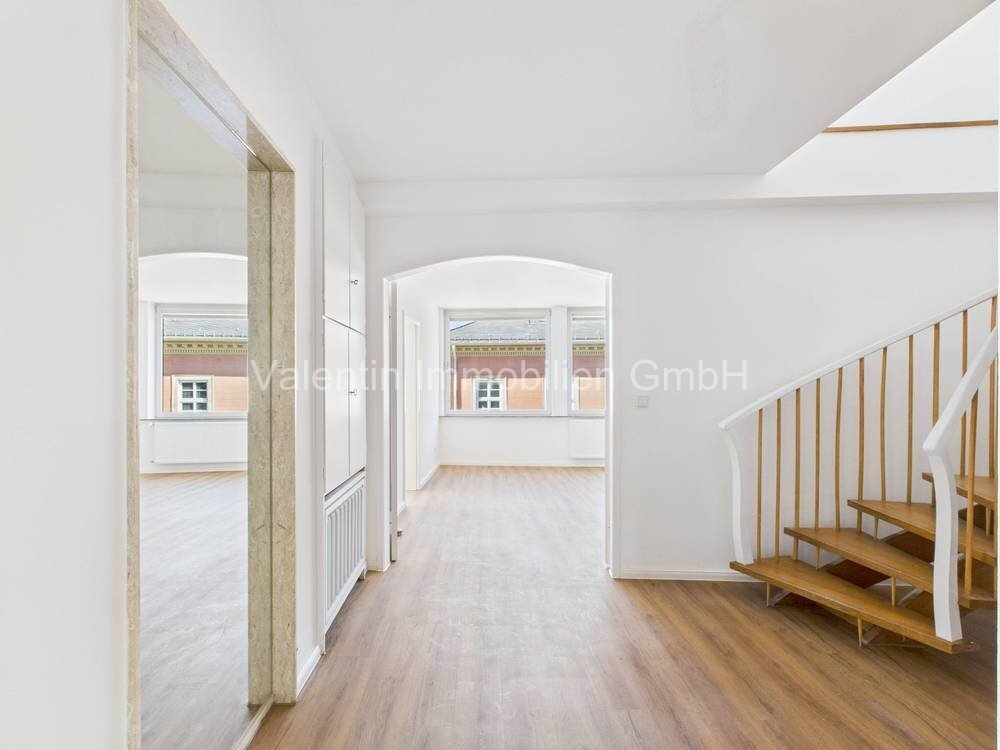 Exklusive Penthouse Wohnung am Marktplatz von Detmold – Urbanes Leben über den Dächern der Stadt