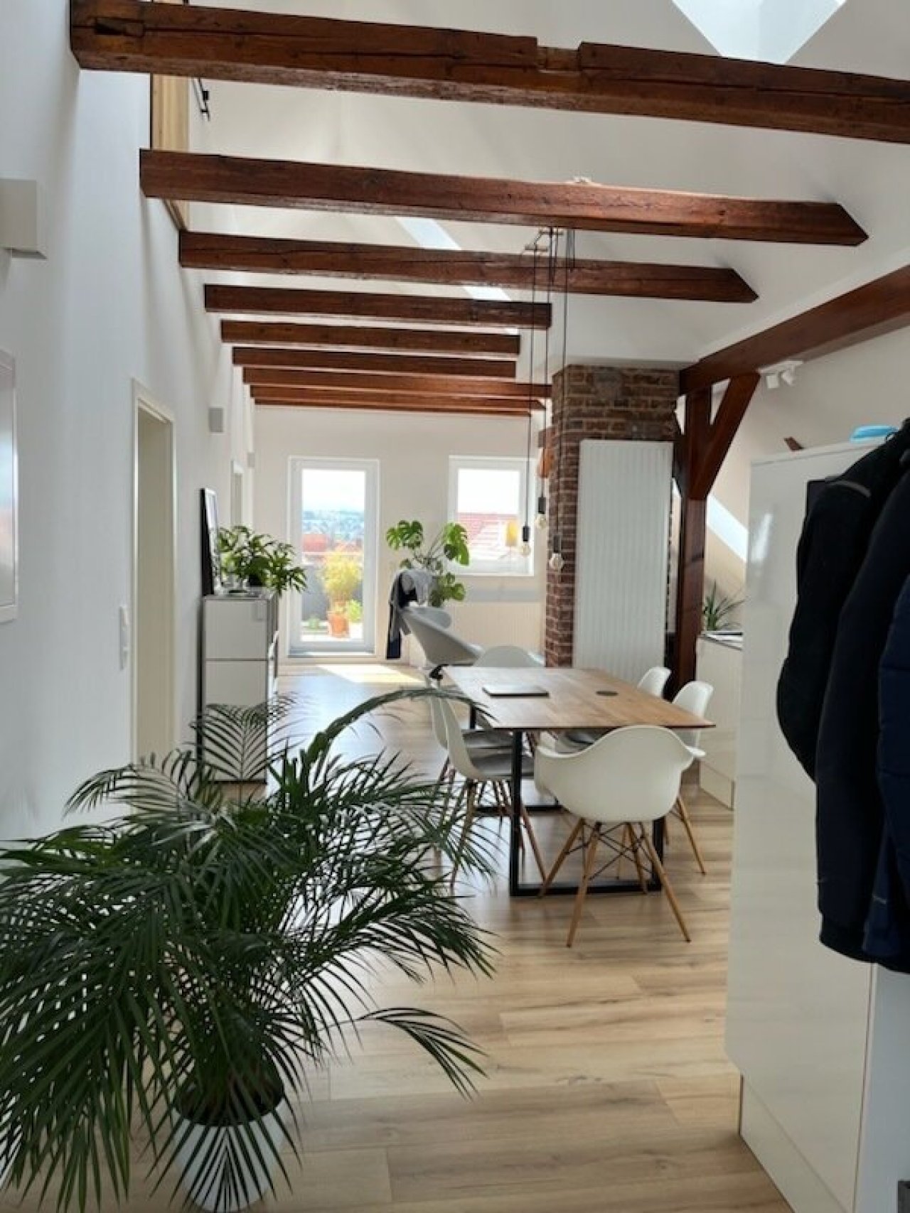 Dachgeschosswohnung Dachgeschosswohnung